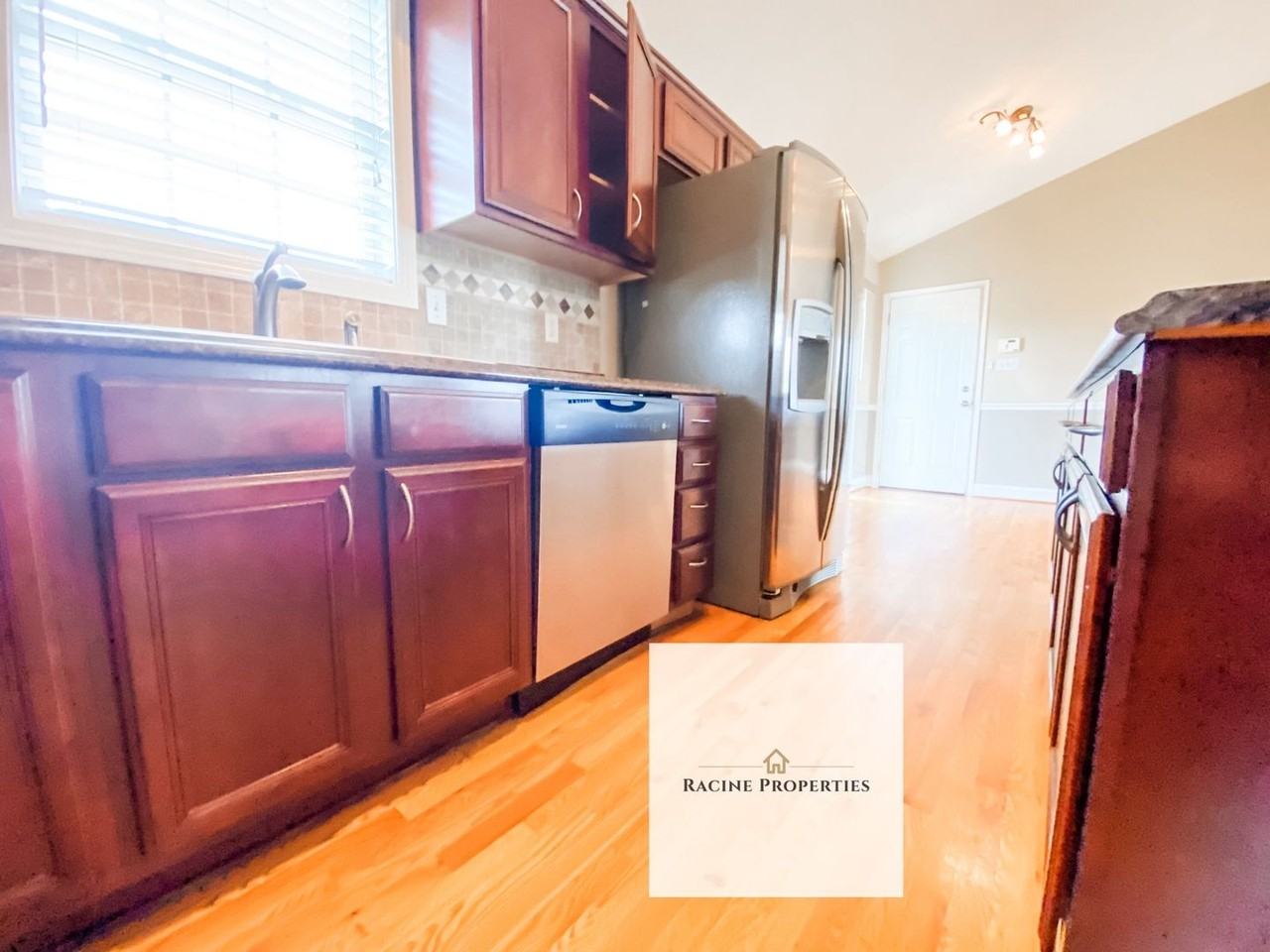 1053 Gibbs Rd - Photo 6 of 20