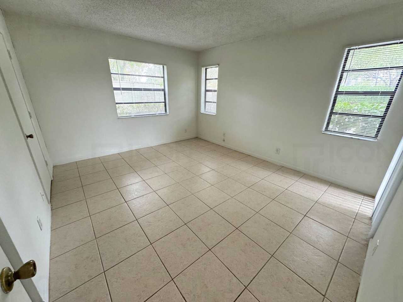 3500 Nw 116th Ter #3500 - Photo 4 of 8