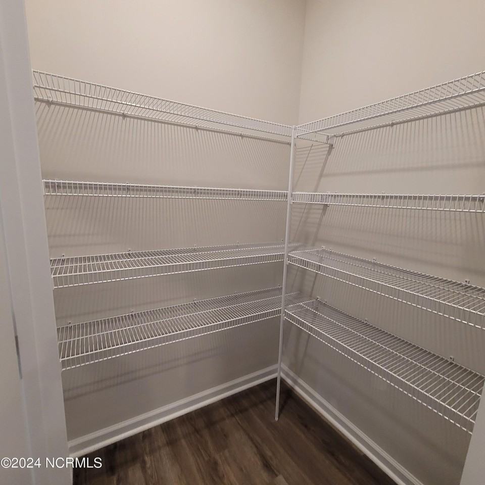 7136 Foxhollow Ln - Photo 4 of 32