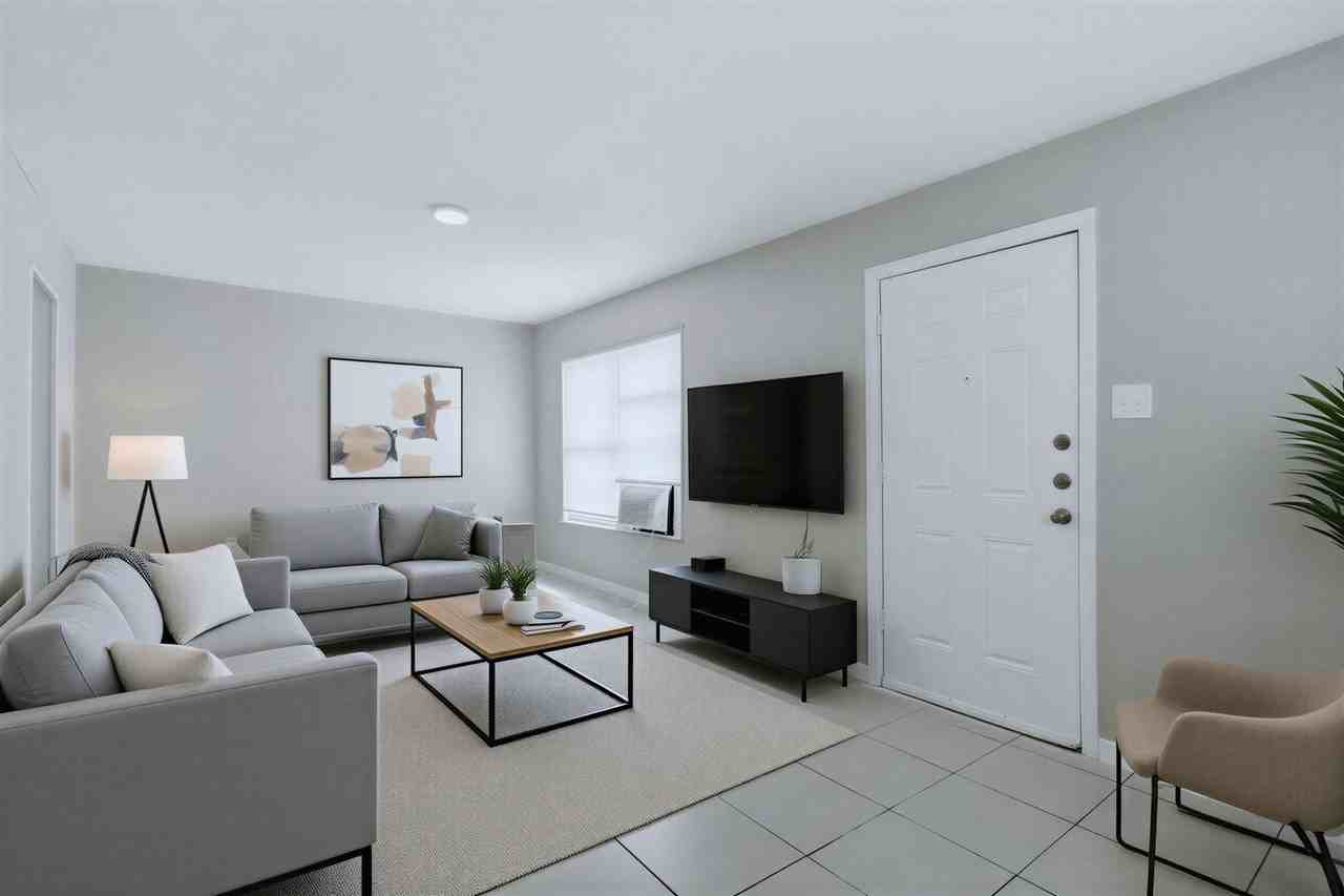 1228 6th Ave N - Photo 4 of 16