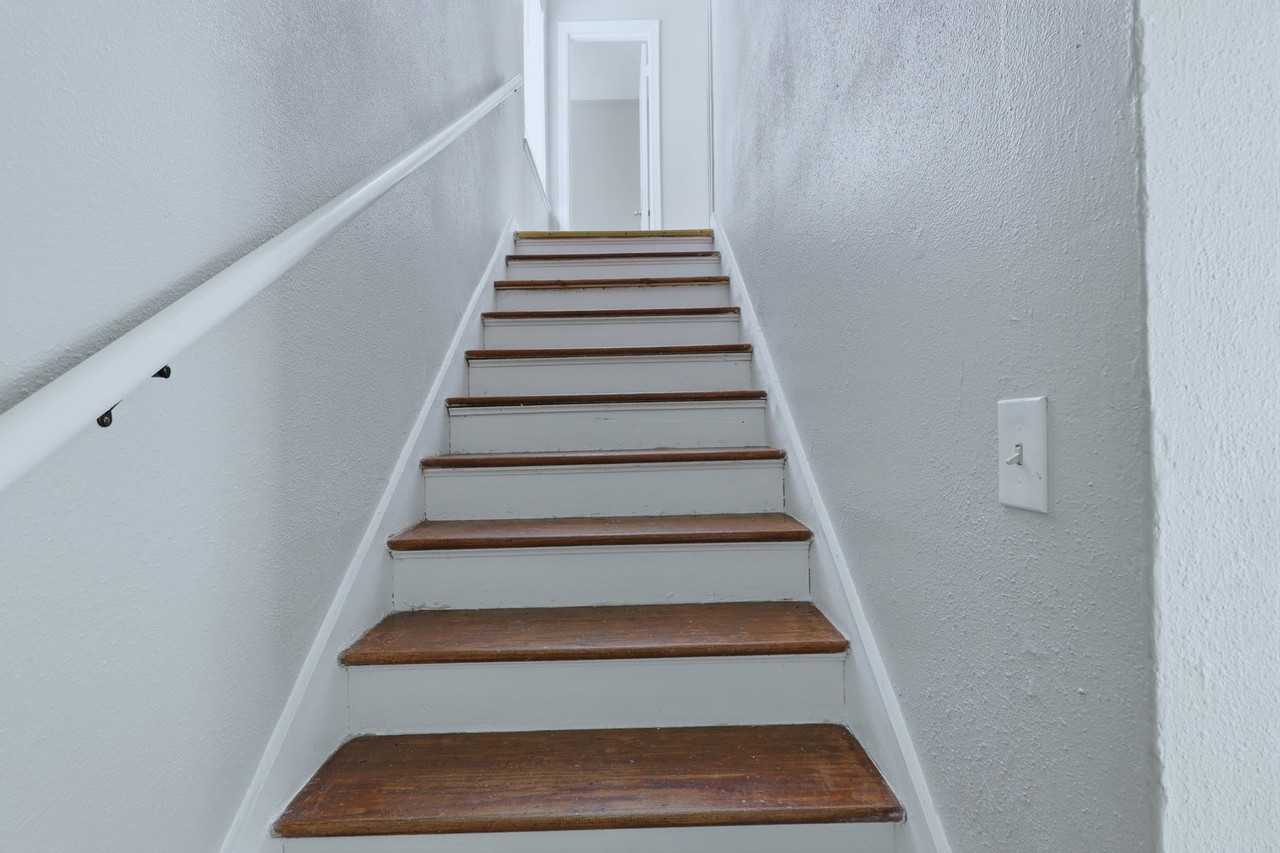 1228 6th Ave N - Photo 6 of 16