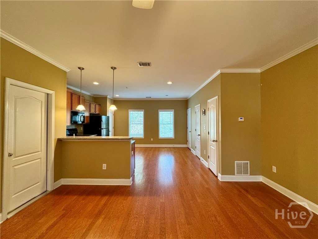 409 Whitehall Rd - Photo 4 of 22