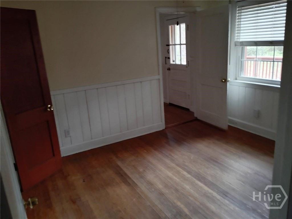 5416 Waters Dr - Photo 4 of 6