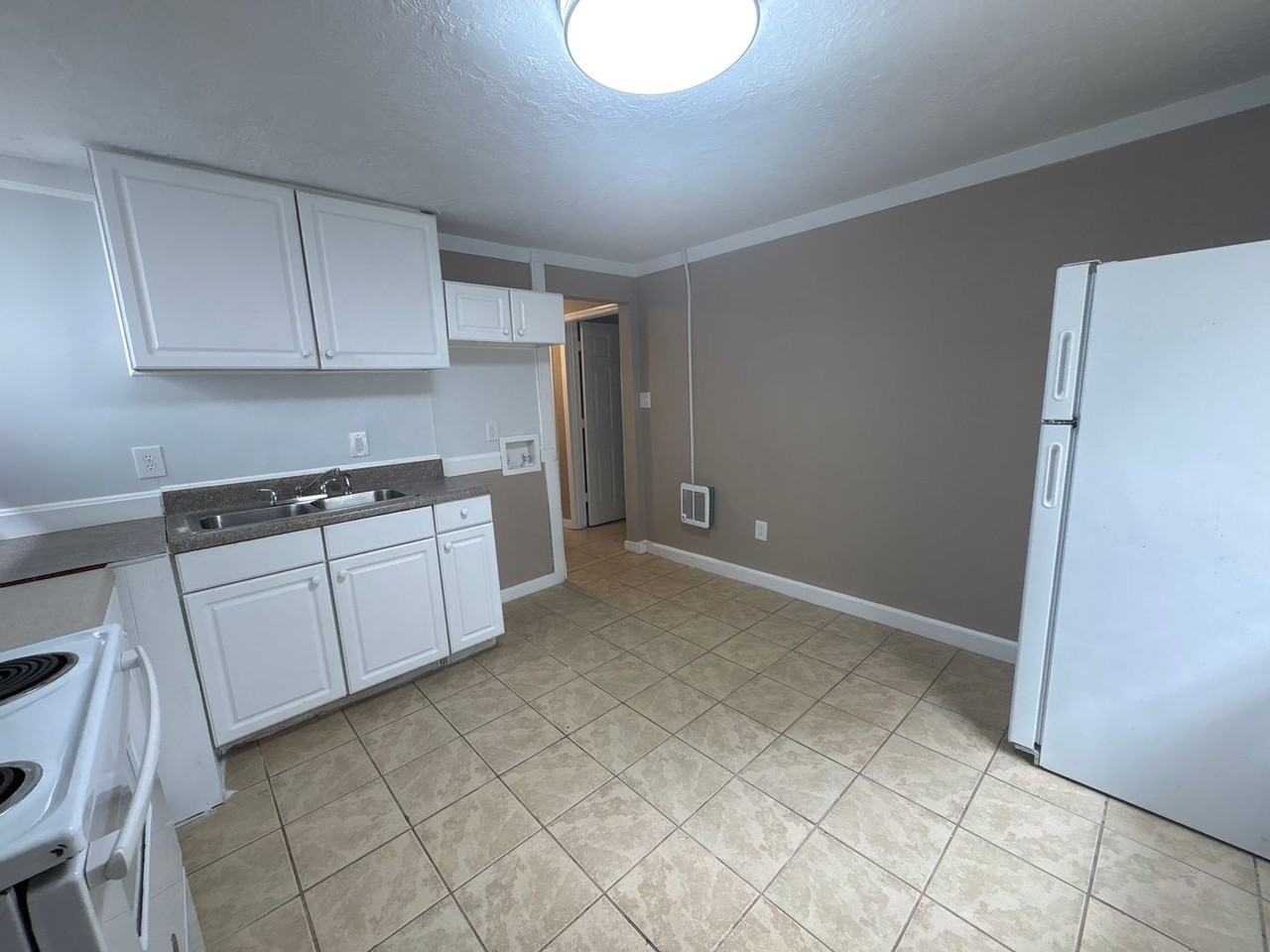 1838 Watkins St - Photo 4 of 9