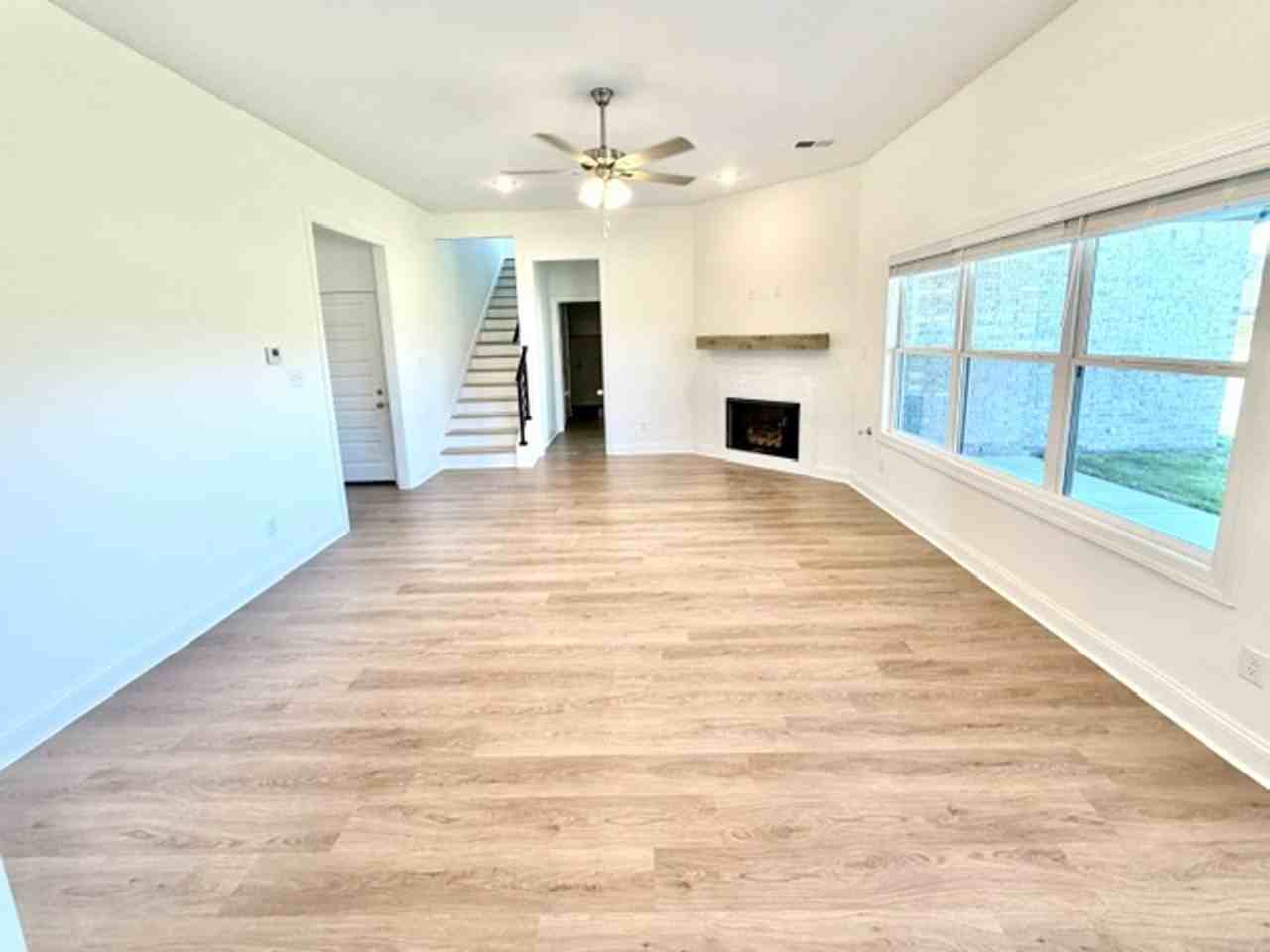 7455 Newbury Dr - Photo 2 of 12