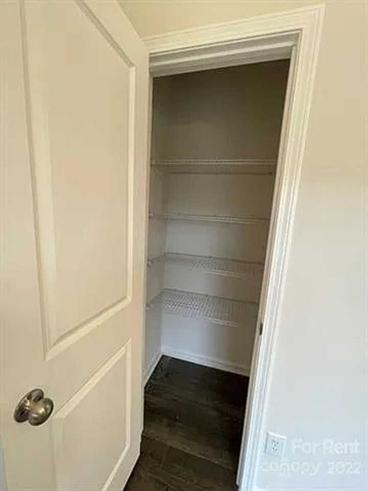3752 Yorkshire Pl - Photo 4 of 17
