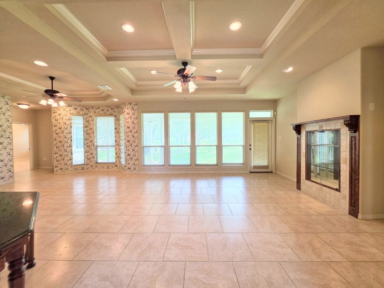 424 Lantana Mesa - Photo 4 of 35