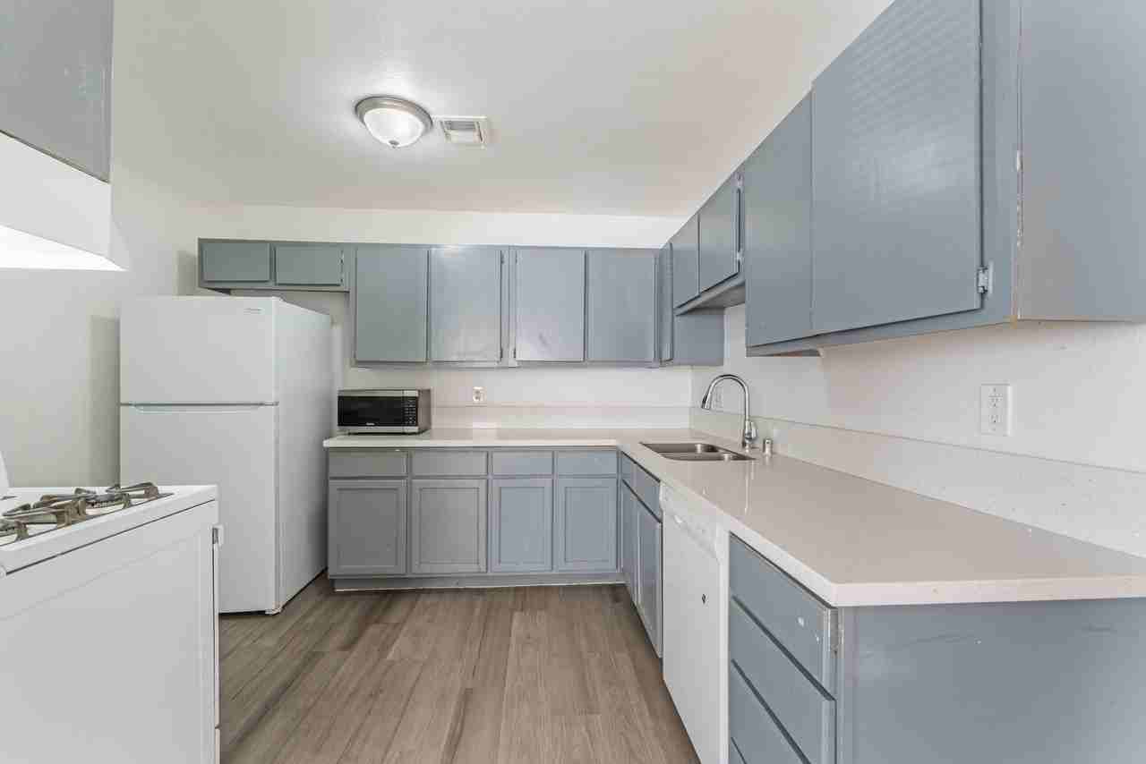 6982 Hopkins Dr - Photo 2 of 28