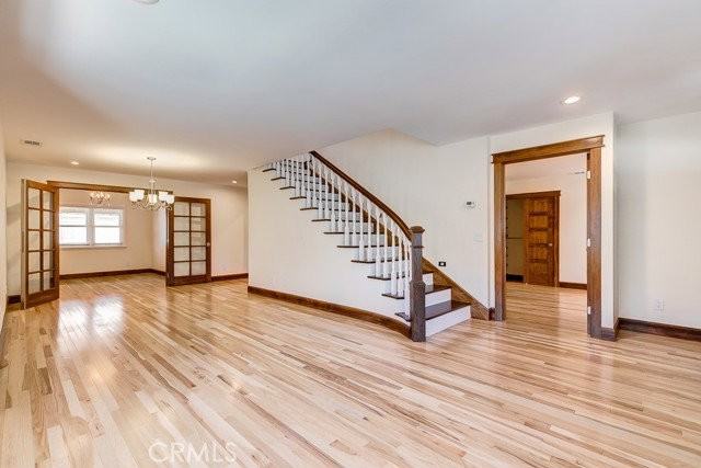 520 N Orange St - Photo 3 of 8