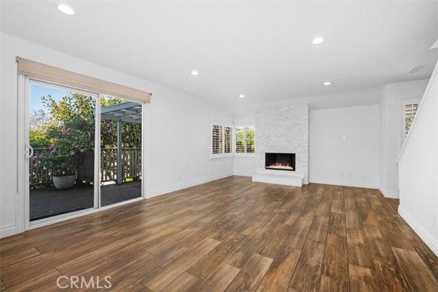 606 San Nicholas Ct - Photo 3 of 8