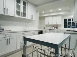featured image of 446 Vista Roma