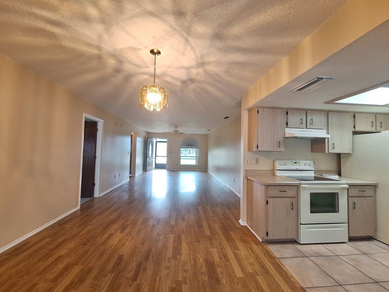404 Sandpiper Ct - Photo 6 of 23