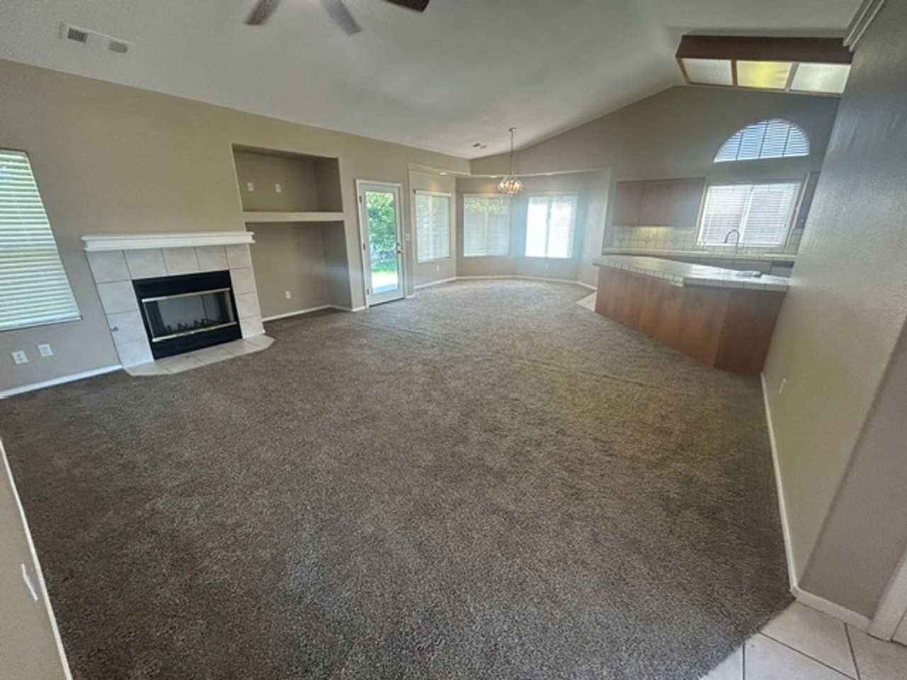 2744 W Ceres Ct - Photo 3 of 18