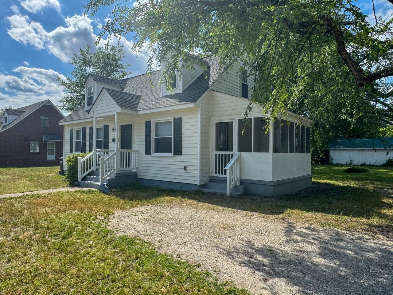 525 E Cawson St - Photo 2 of 29
