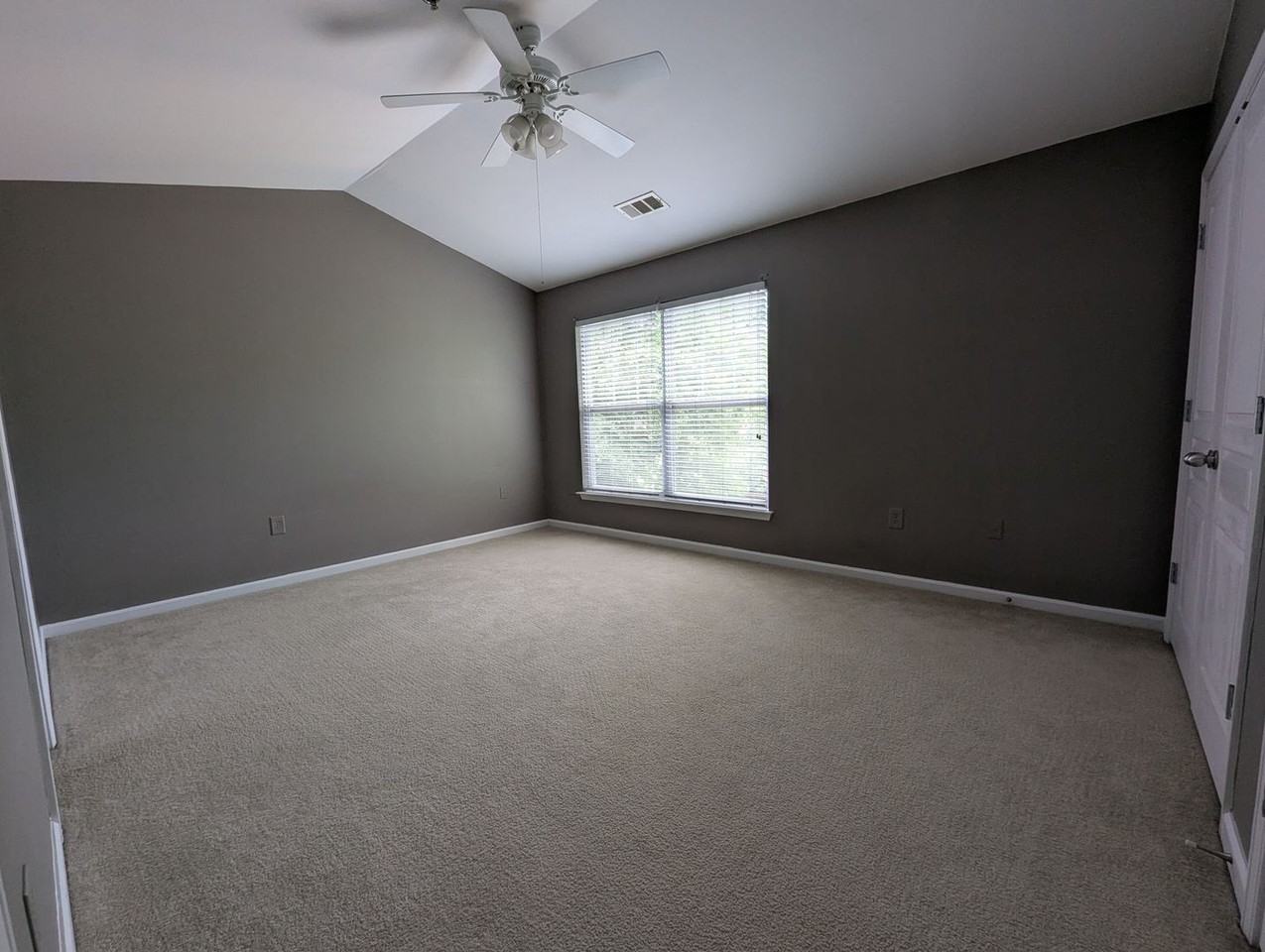 490 Barnett Shoals Rd - Photo 6 of 14