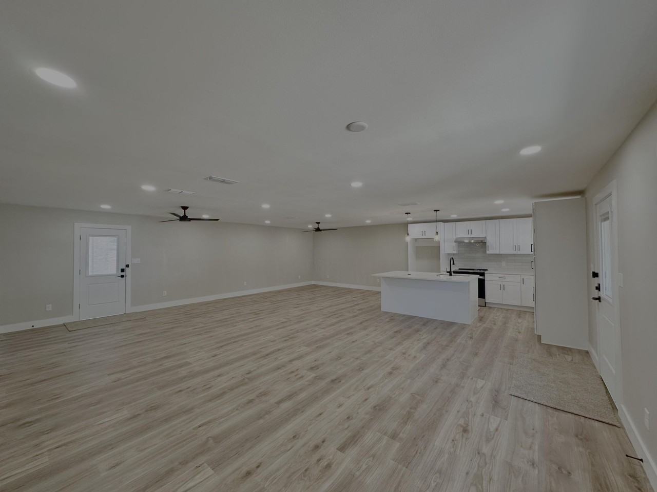 5307 25th St - Photo 3 of 19