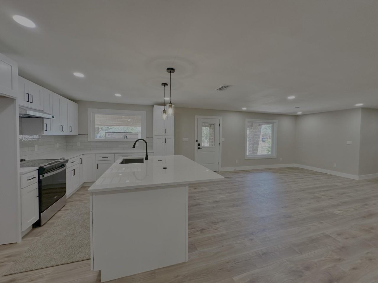 5307 25th St - Photo 5 of 19