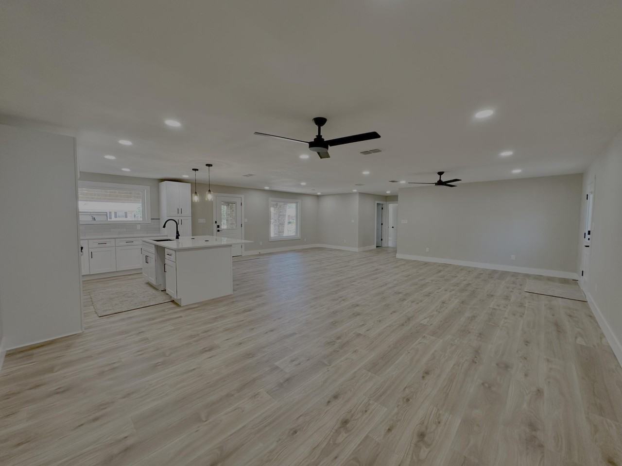 5307 25th St - Photo 6 of 19