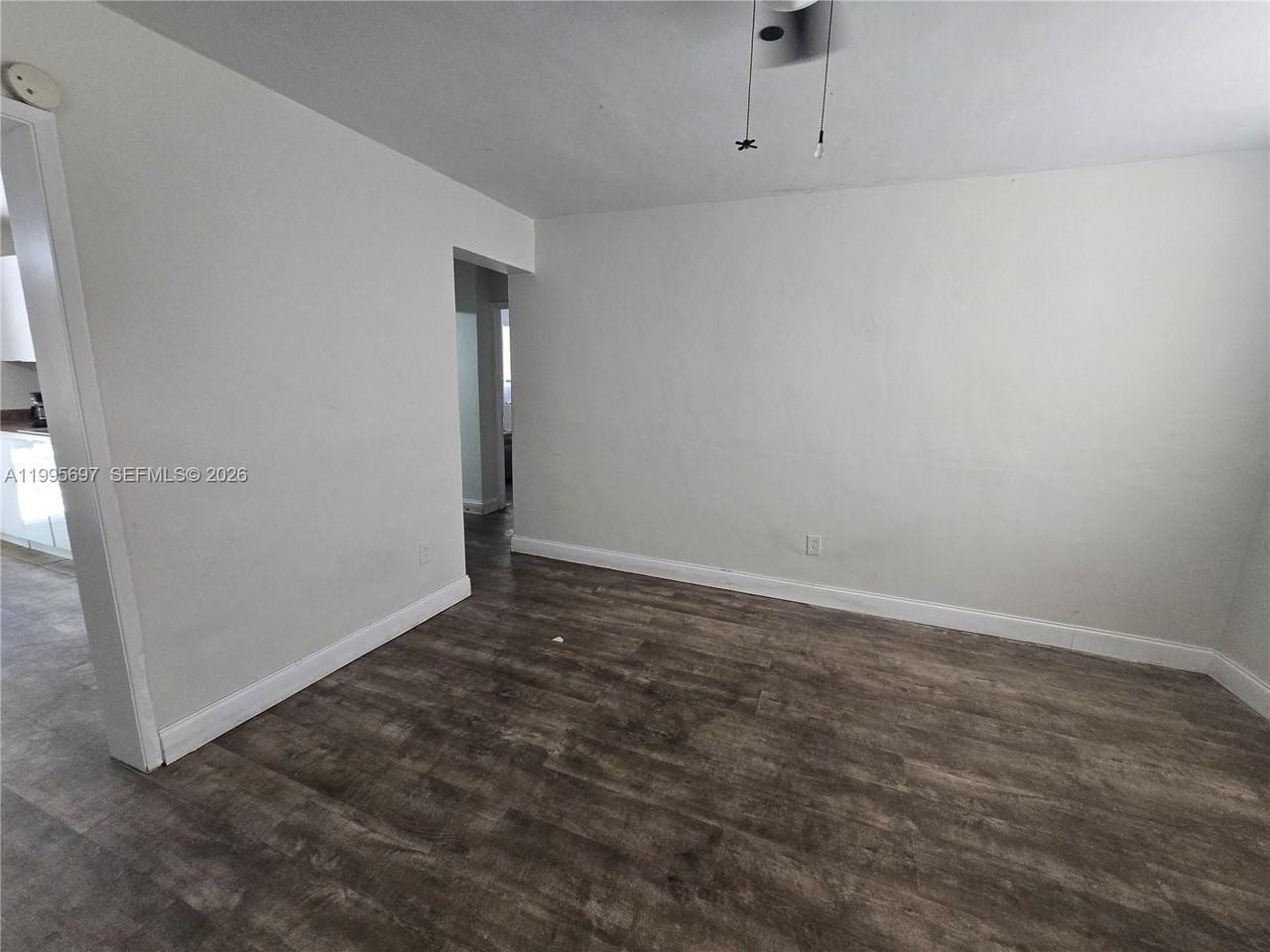 1413 Nw 3rd St - Photo 4 of 19