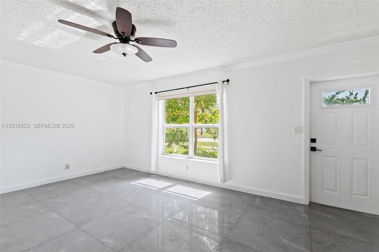 1363 Nw 66th Ave - Photo 3 of 25