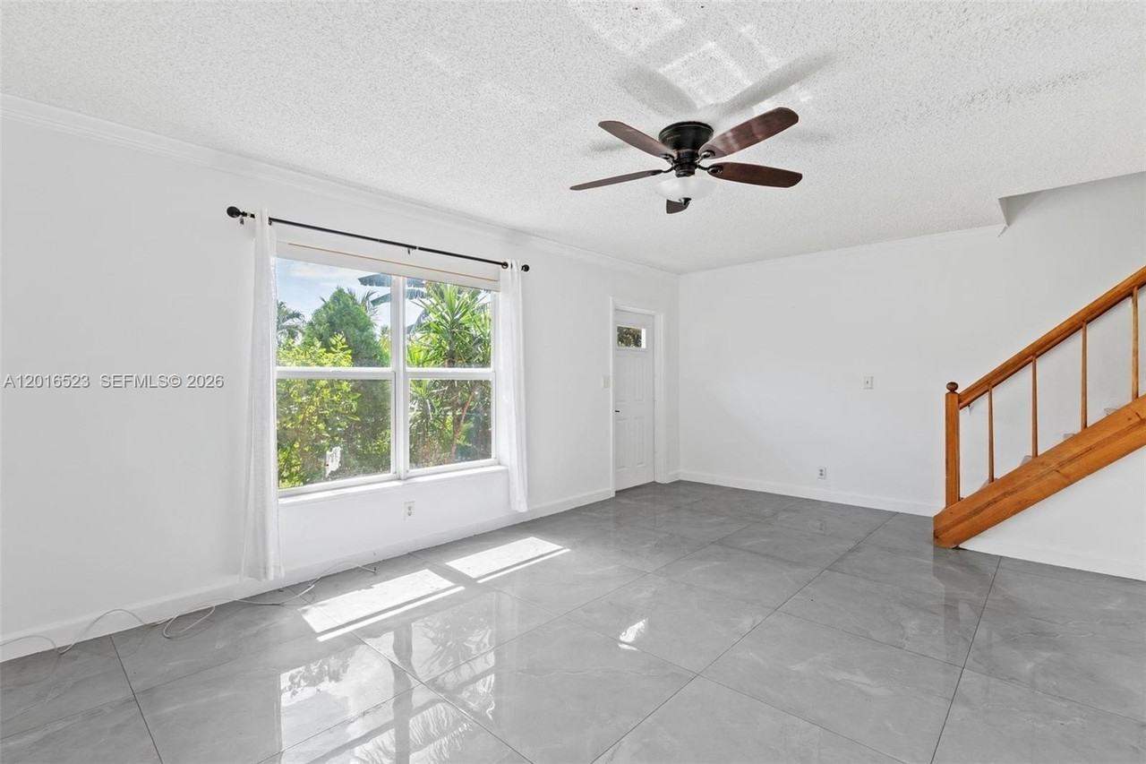 1363 Nw 66th Ave - Photo 4 of 25
