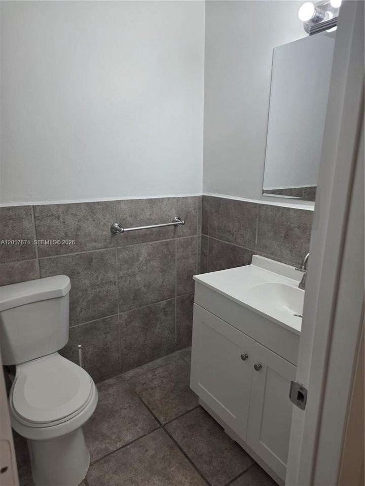 4467 Nw 185th St - Photo 6 of 15