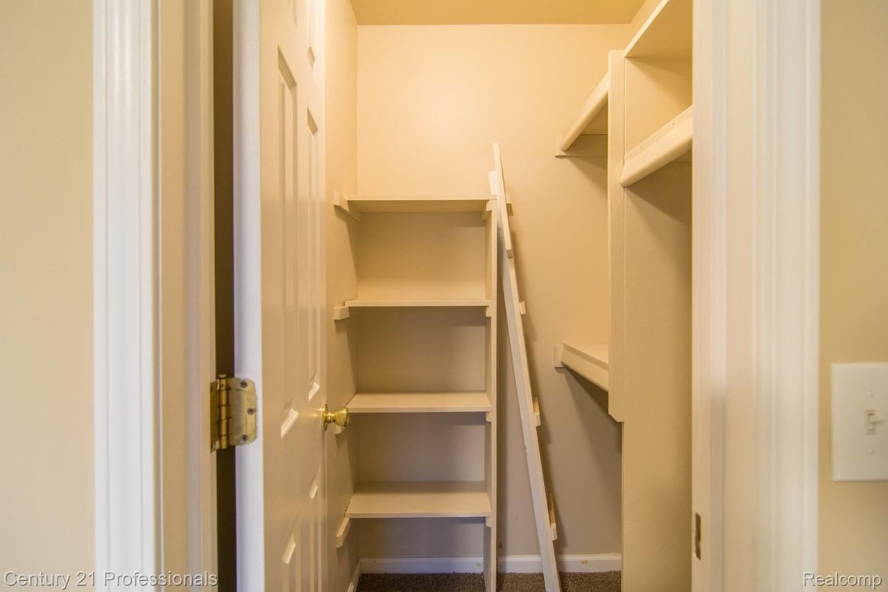 15818 Orchard Ln - Photo 4 of 8