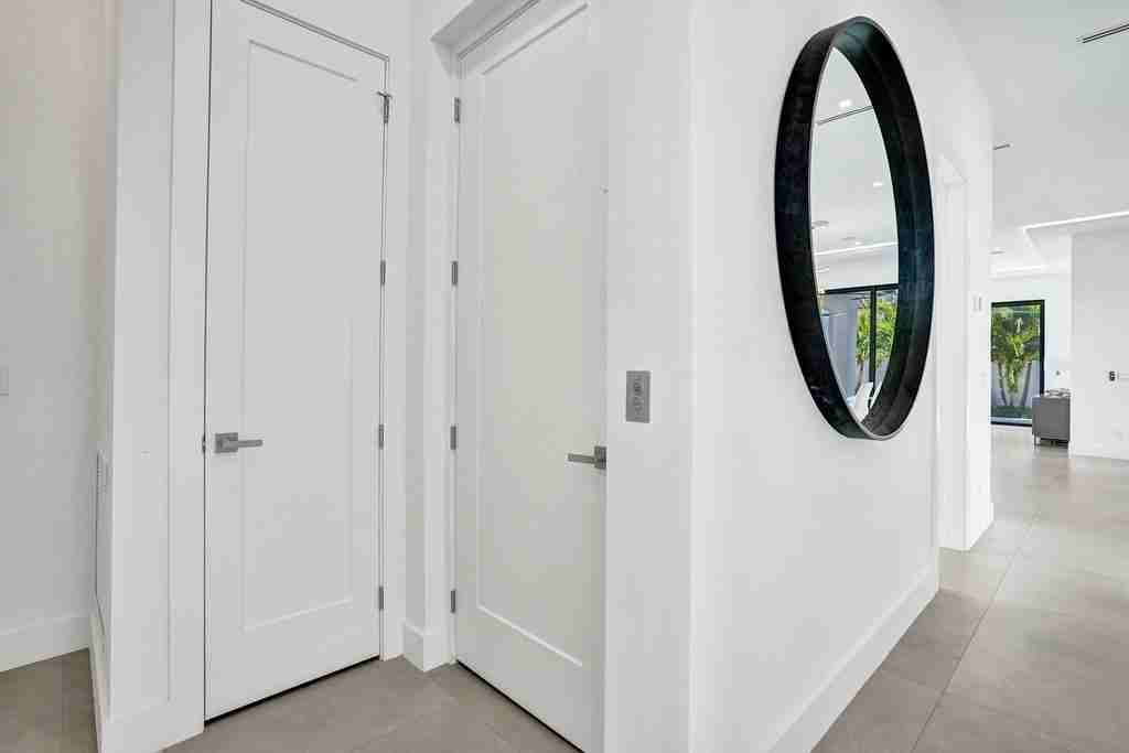 235 Ne 11th St - Photo 7 of 50