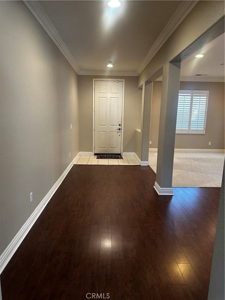 5762 Newcomb Ct - Photo 2 of 8