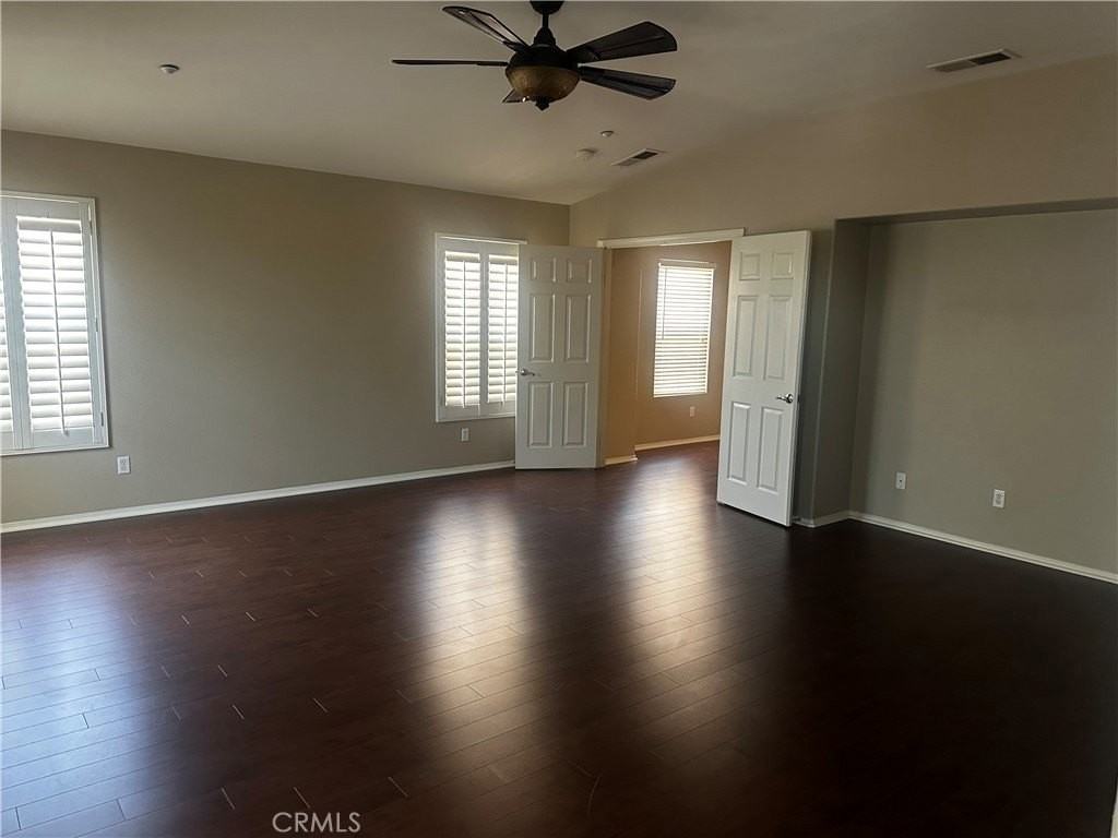 5762 Newcomb Ct - Photo 3 of 8