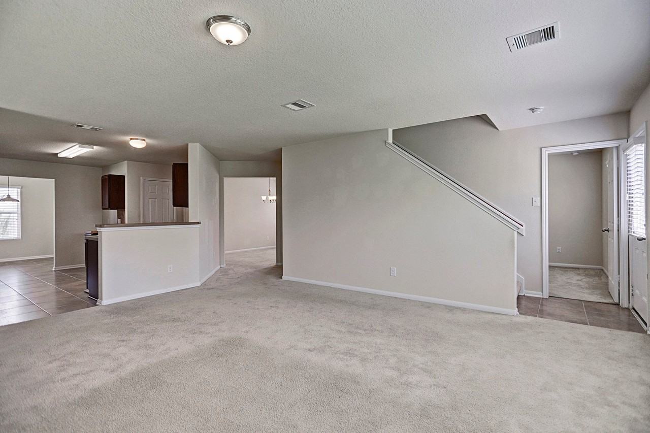 9960 Hyacinth Way - Photo 4 of 13