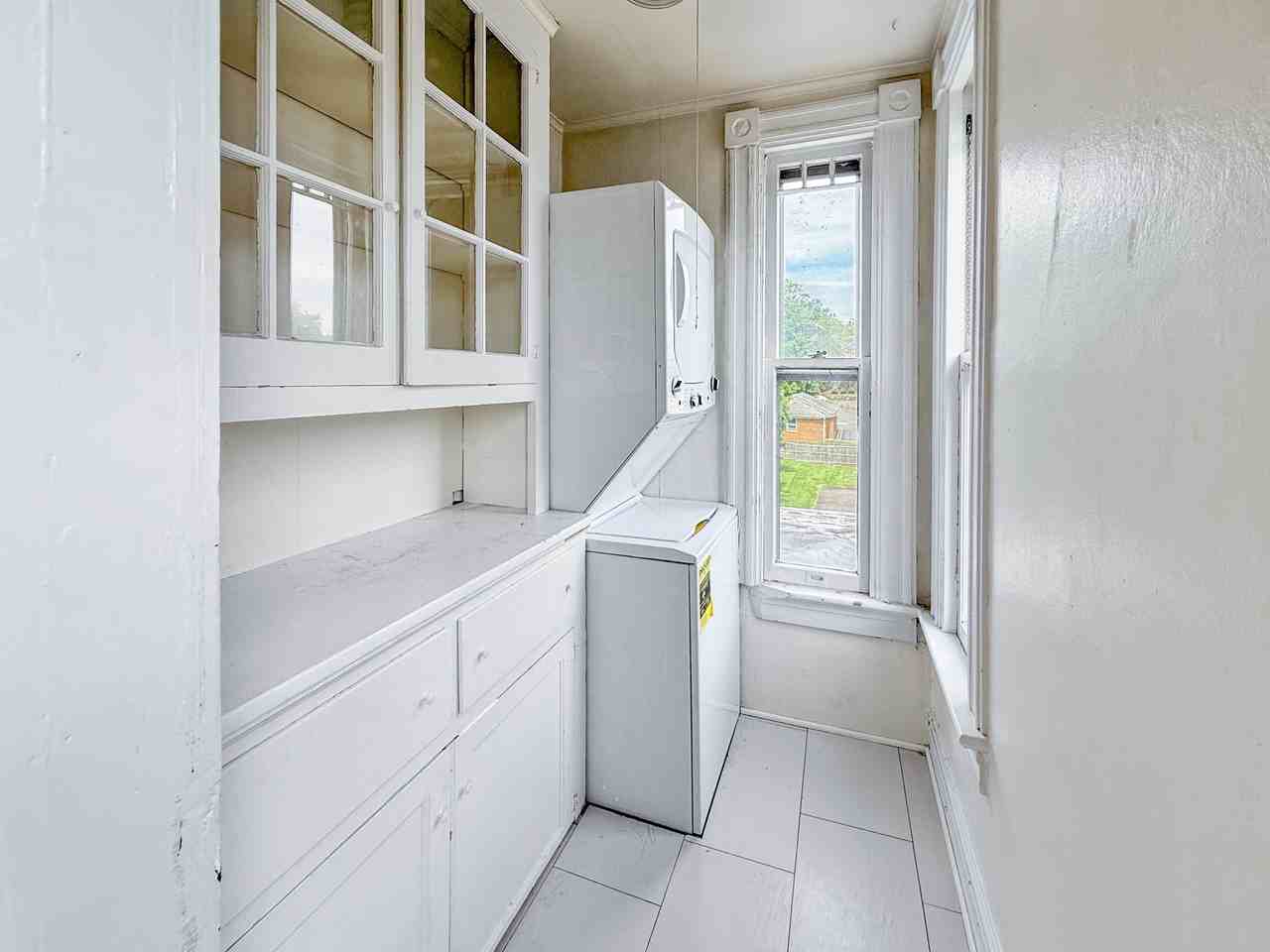 35 Green Ave - Photo 3 of 5