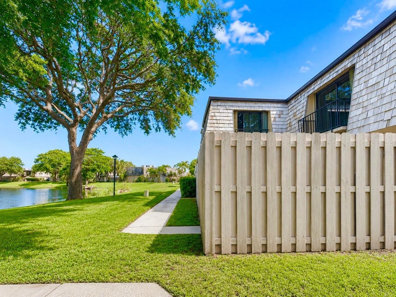 331 Lake Arbor Dr