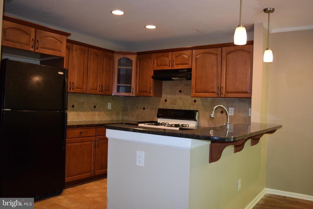 6062 Cedar Ct - Photo 3 of 25
