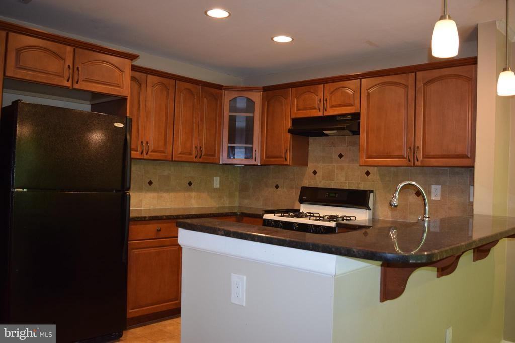 6062 Cedar Ct - Photo 4 of 25