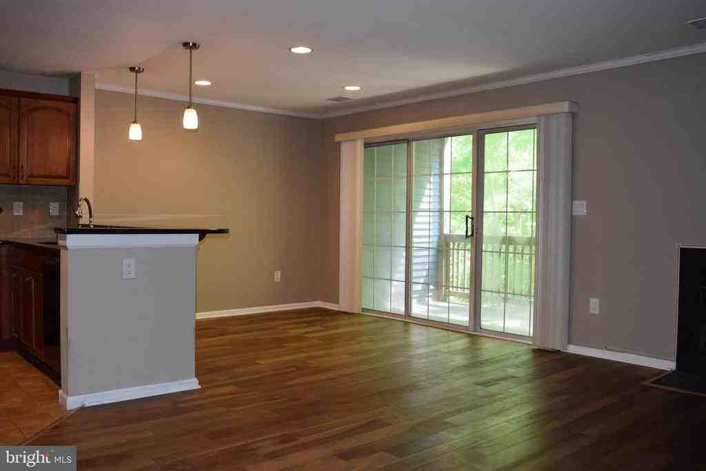 6062 Cedar Ct - Photo 5 of 25