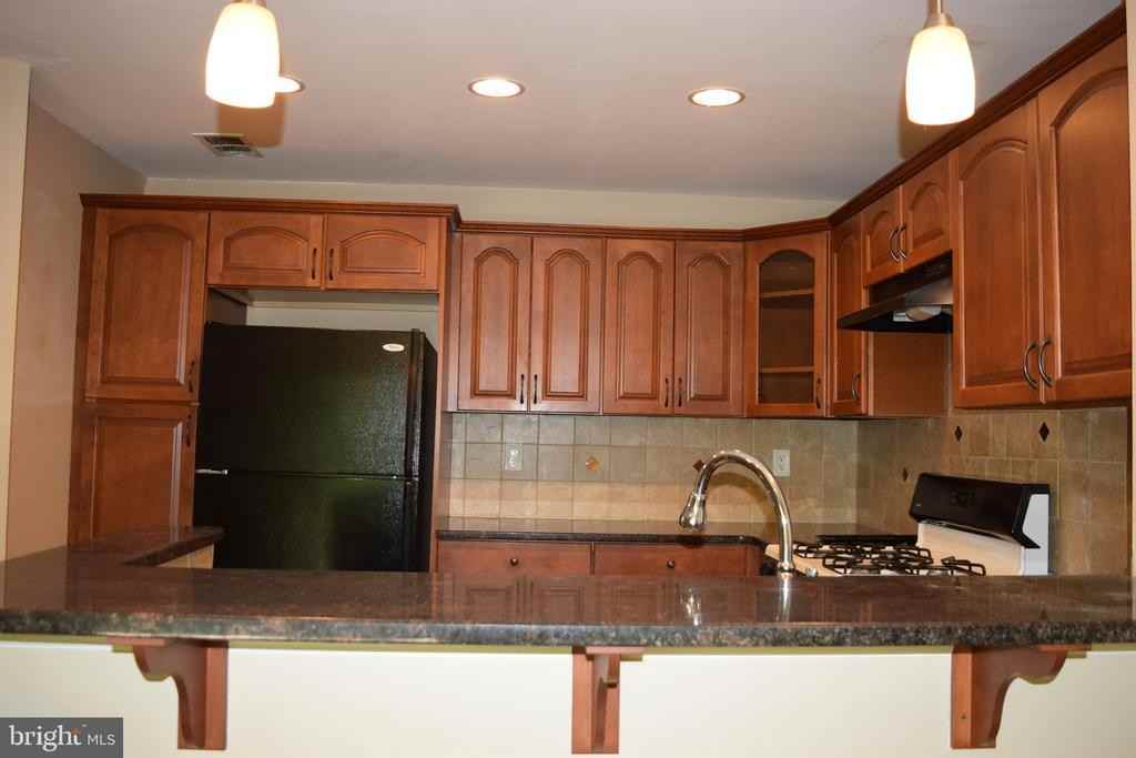 6062 Cedar Ct - Photo 7 of 25