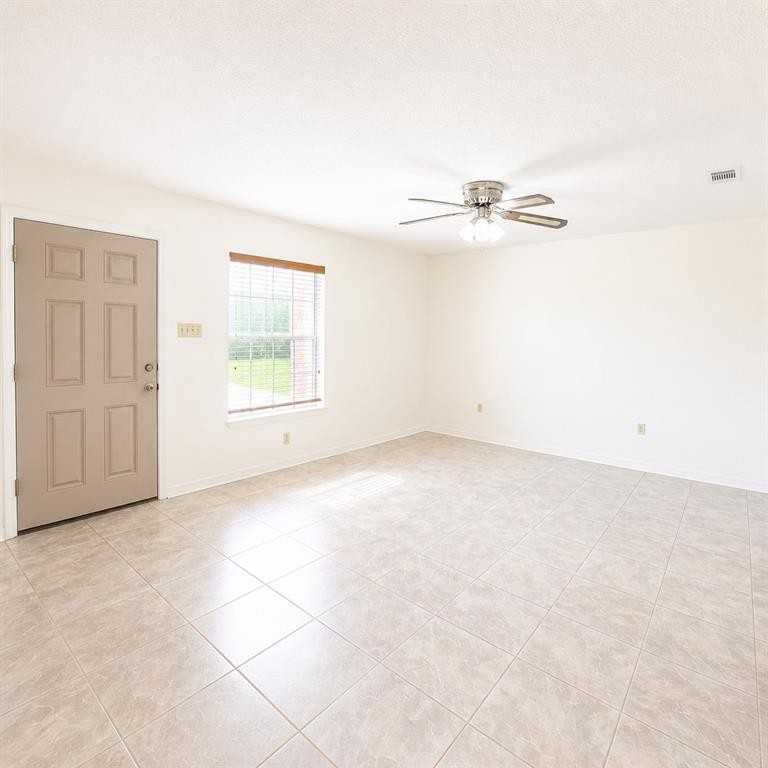 205 Omega St ##A - Photo 2 of 10