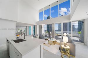 featured image of NE 34th St & Biscayne Blvd