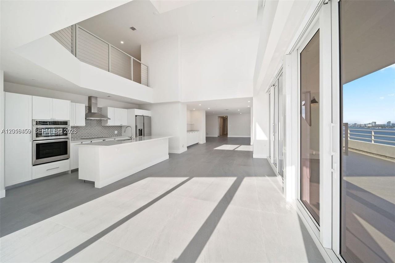 NE 34th St & Biscayne Blvd - Photo 6 of 34