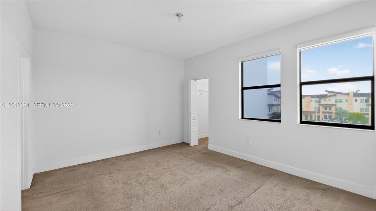 10467 Nw 82nd St #10 - Photo 6 of 22