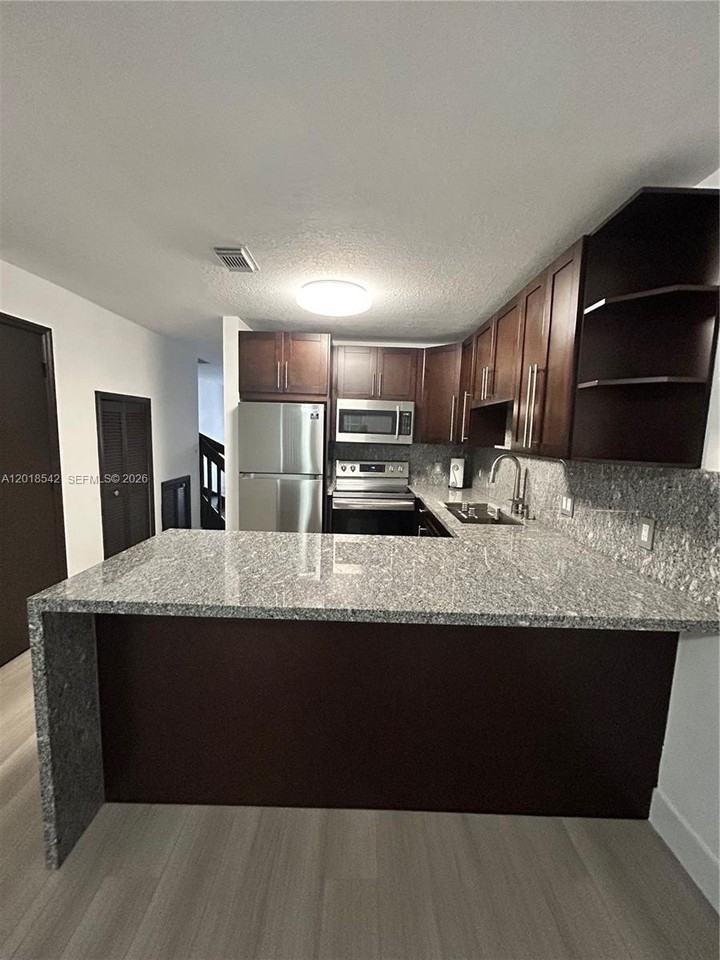 13884 Sw 64th St - Photo 6 of 20