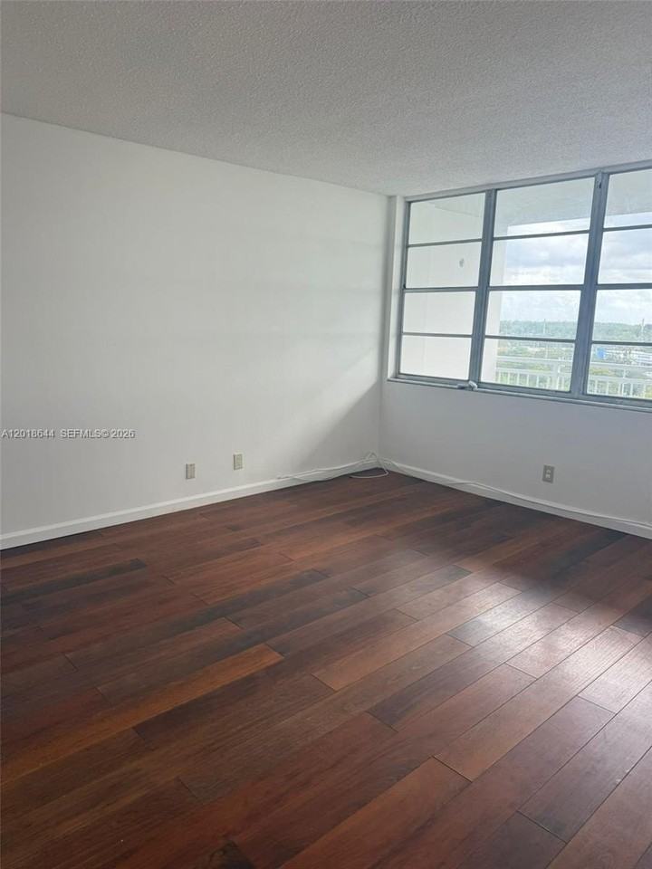 2025 Ne 164th St #818 - Photo 5 of 19