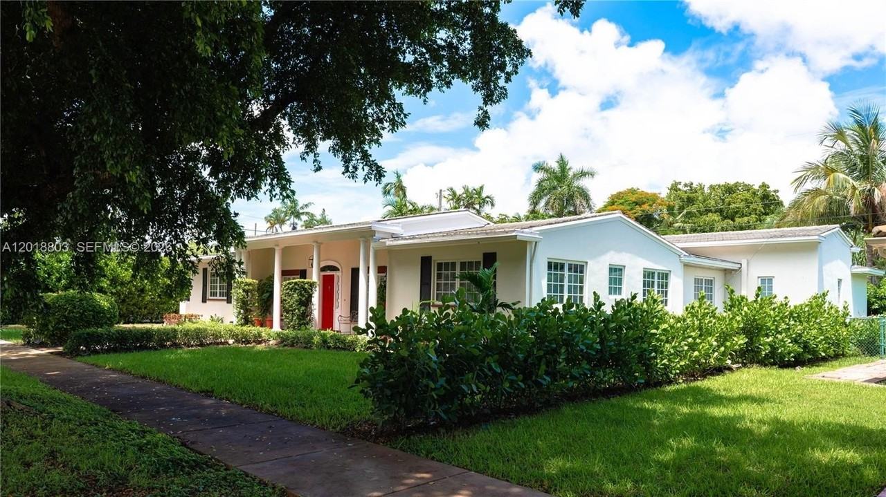 1535 Baracoa Ave - Photo 2 of 36