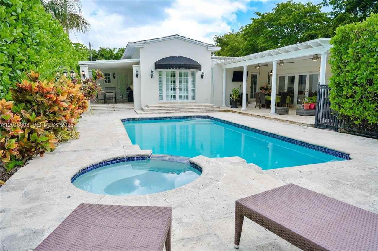 1535 Baracoa Ave - Photo 3 of 36