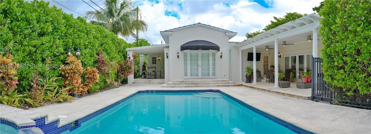 1535 Baracoa Ave - Photo 4 of 36