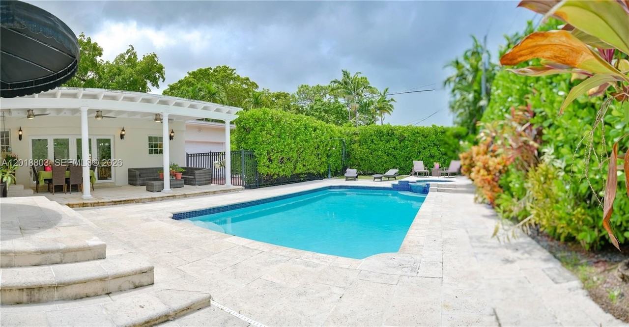 1535 Baracoa Ave - Photo 7 of 36