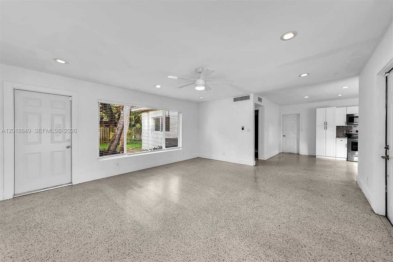 1550 Sw 23rd Ct #A - Photo 5 of 30