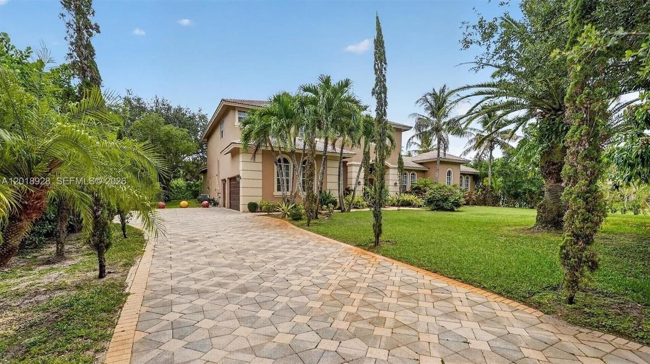 5960 Nw 79th Way - Photo 3 of 50