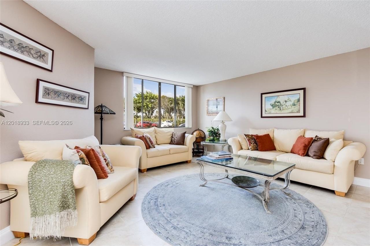1410 Sheridan St #9I - Photo 3 of 21